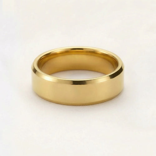 18k yellow gold finish engraved band with bevelled edges